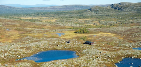 Vy över landskapet vid Storrödtjärn. Foto: Naturcentrum AB.